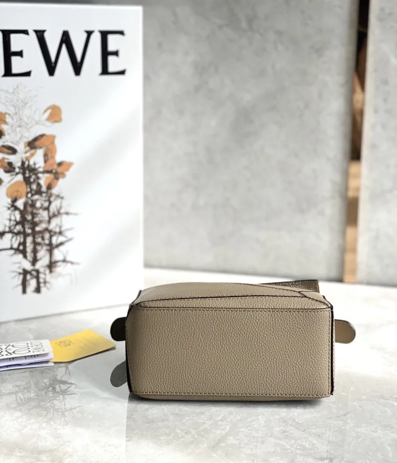 Loewe Beige Small Crossbody Handbag 84 - Image 5