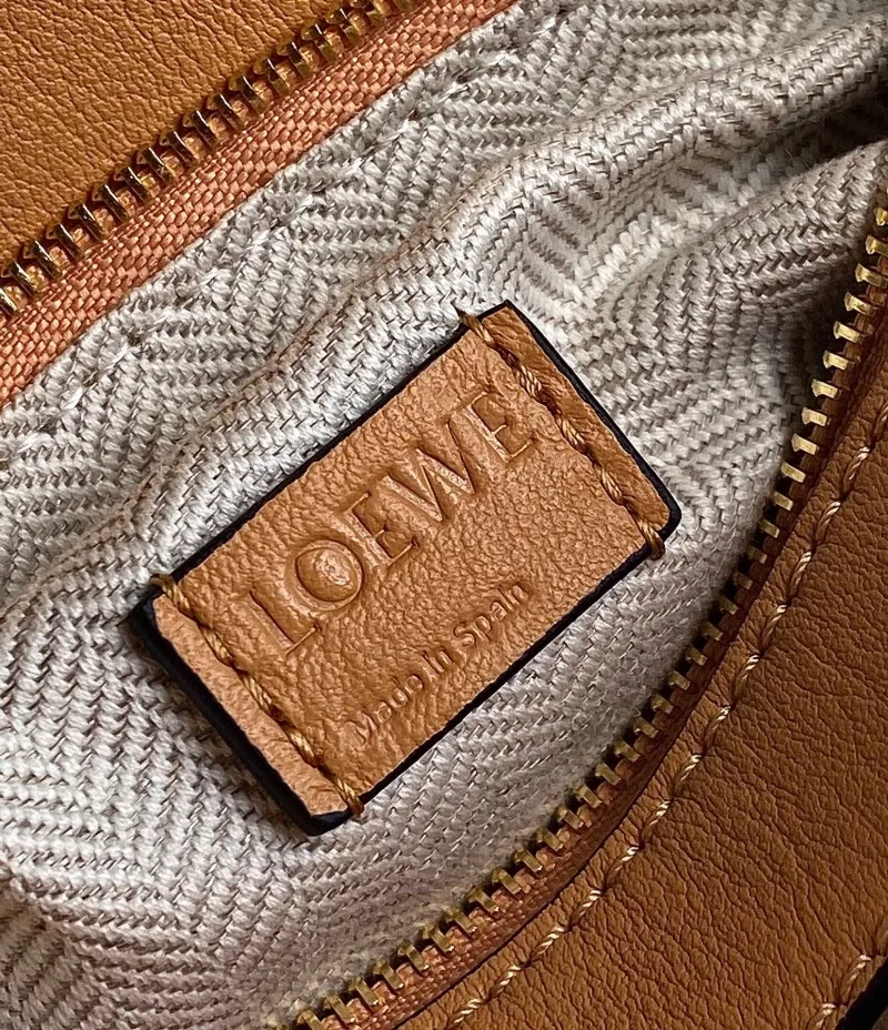 Loewe Tan Puzzle Crossbody Handbag 92 - Image 8