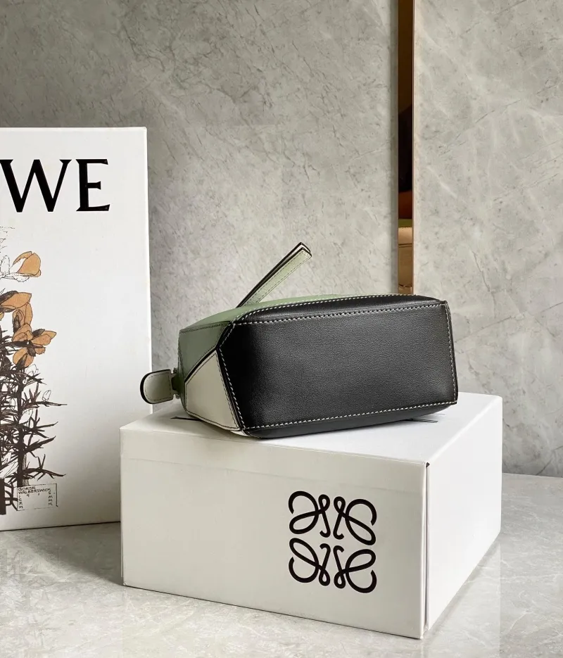 Alternative view of Loewe Handle Bag 95 Green White Black