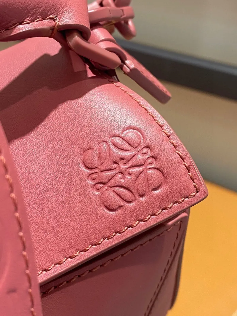 Loewe Pink Small Leather Handbag - Image 4