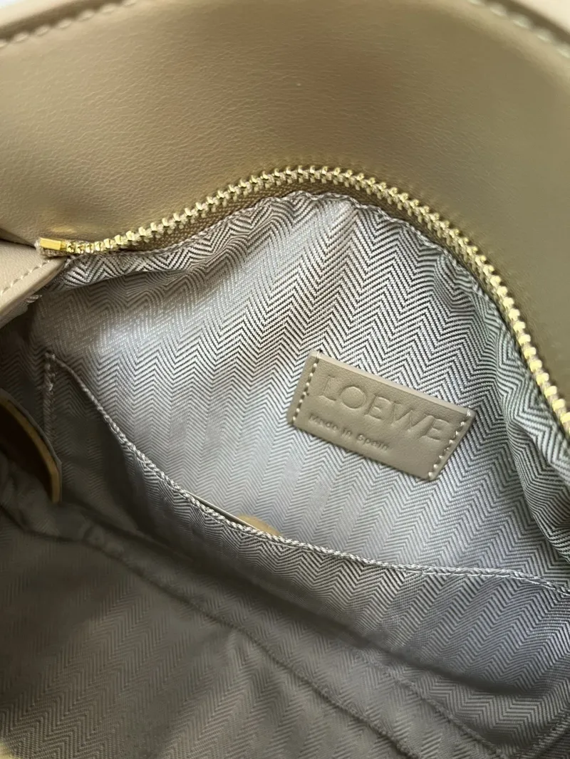 LOEWE 1H8915 Taupe Handbag 24cm - Image 9