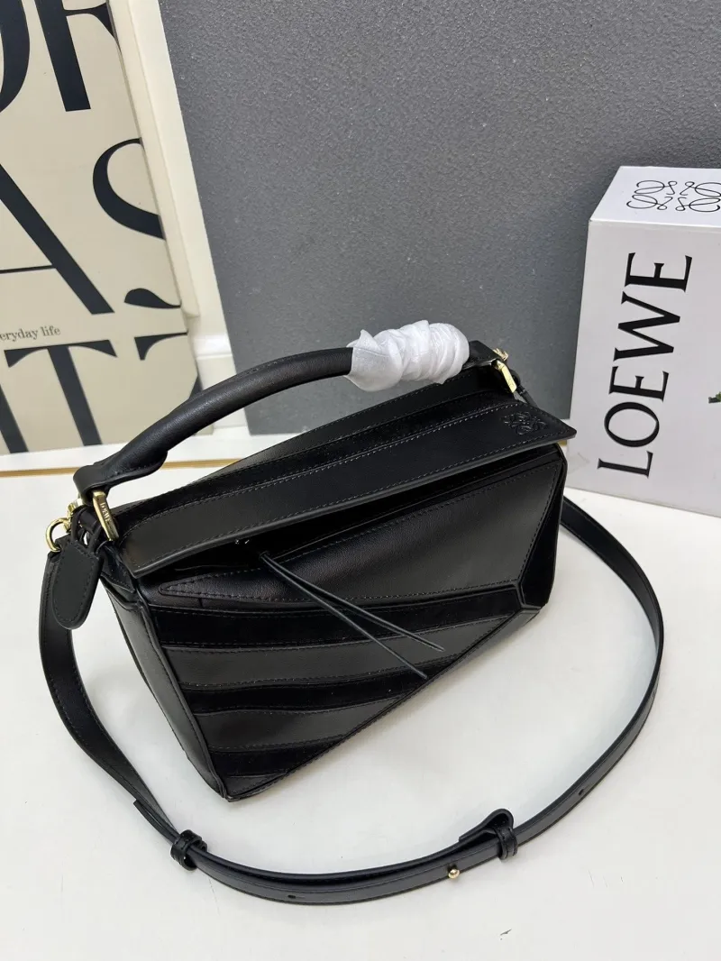 LOEWE 1H8915 Black Leather Handbag 24cm - Image 5