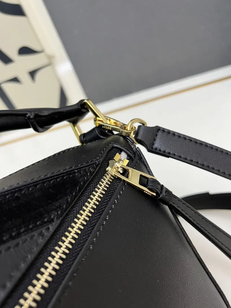 LOEWE 1H8915 Black Leather Handbag 24cm - Image 8