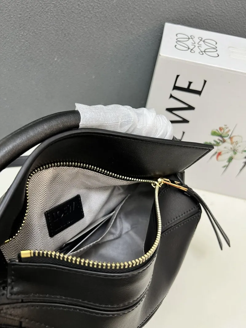 LOEWE 1H8915 Black Leather Handbag 24cm - Image 10