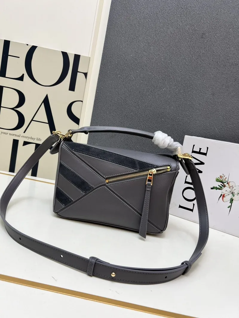 LOEWE 1H8915 Gray Leather Handbag 24cm - Image 3