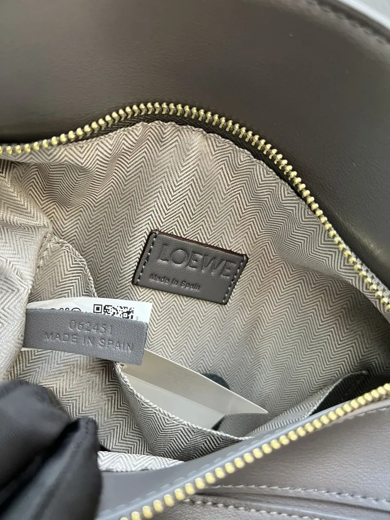 LOEWE 1H8915 Gray Leather Handbag 24cm - Image 9