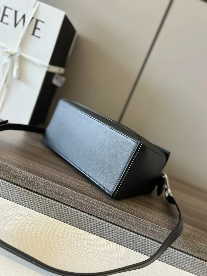 Loewe Black Leather Crossbody Handbag 166 - Image 4