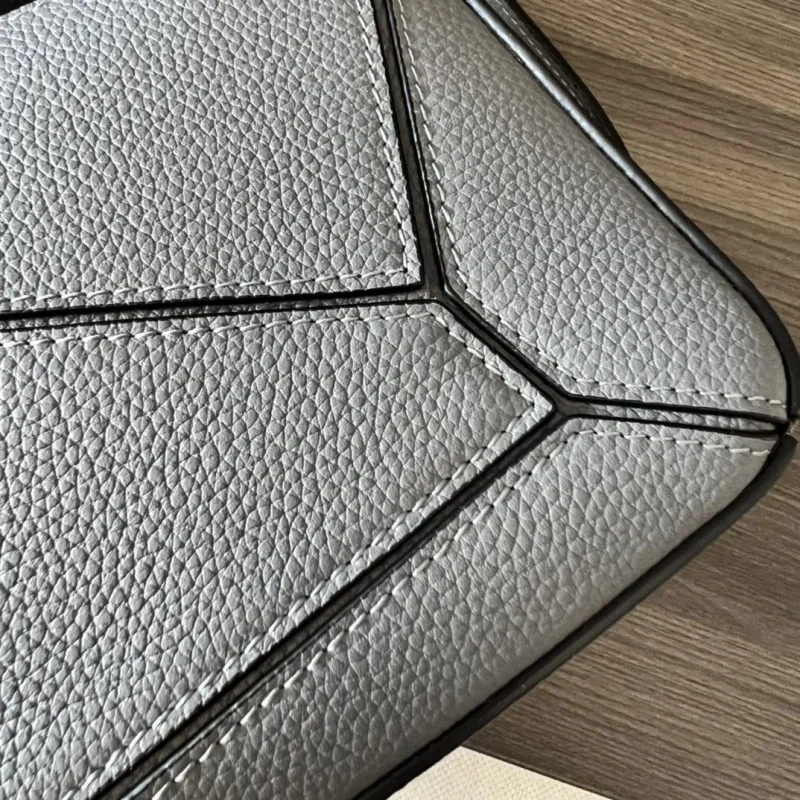 LOEWE Gray Leather Crossbody Handbag - Image 5