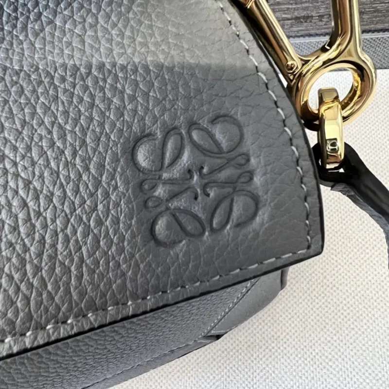 LOEWE Gray Leather Crossbody Handbag - Image 6
