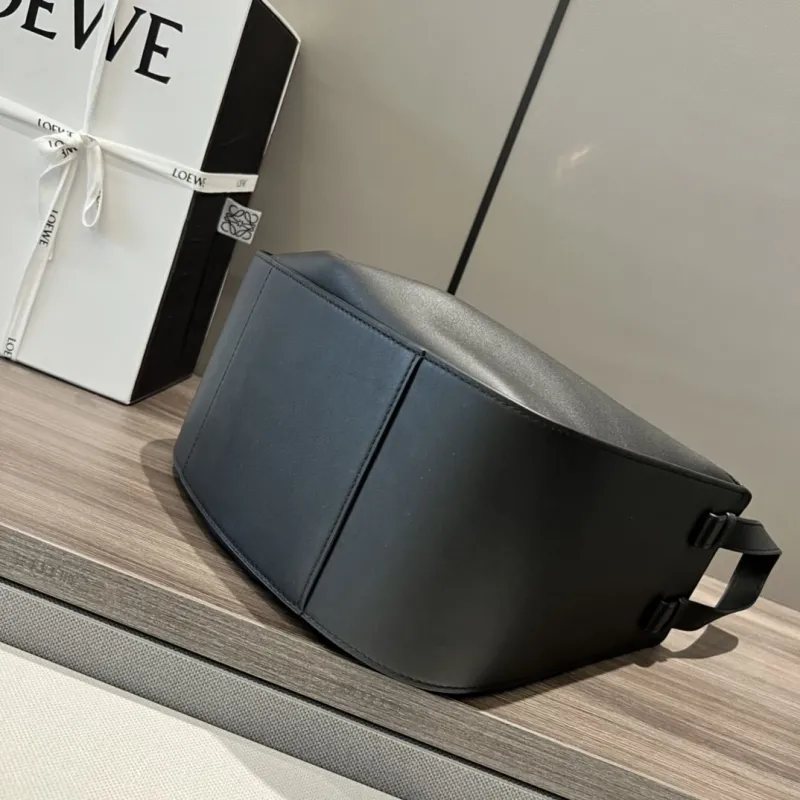 Loewe Black Leather Handbag No Face Design - Image 4