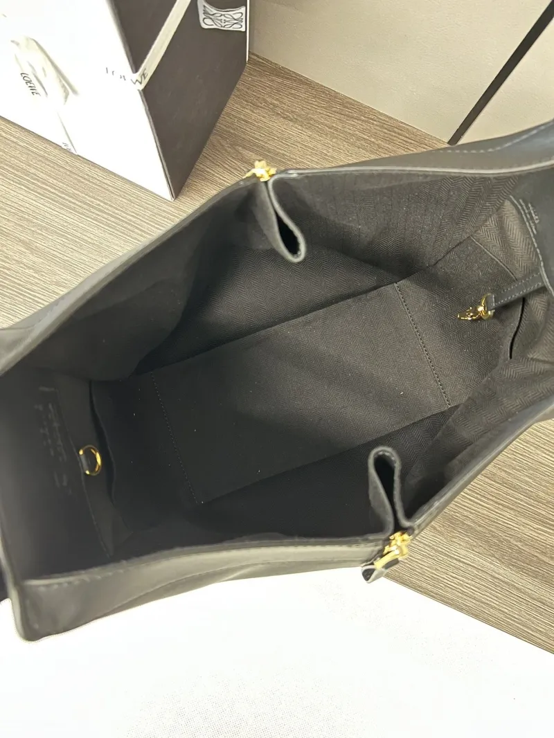 Loewe Black Leather Handbag No Face Design - Image 7