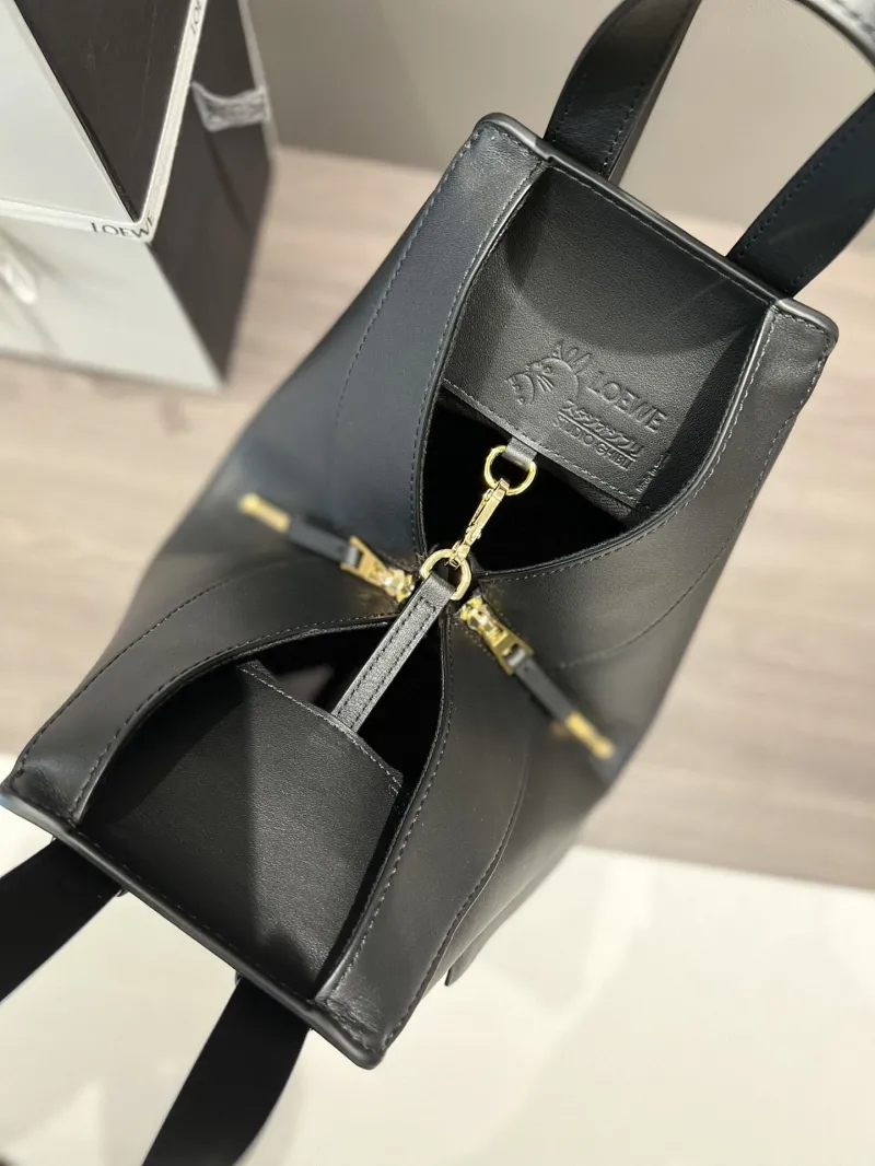 Loewe Black Leather Handbag No Face Design - Image 8