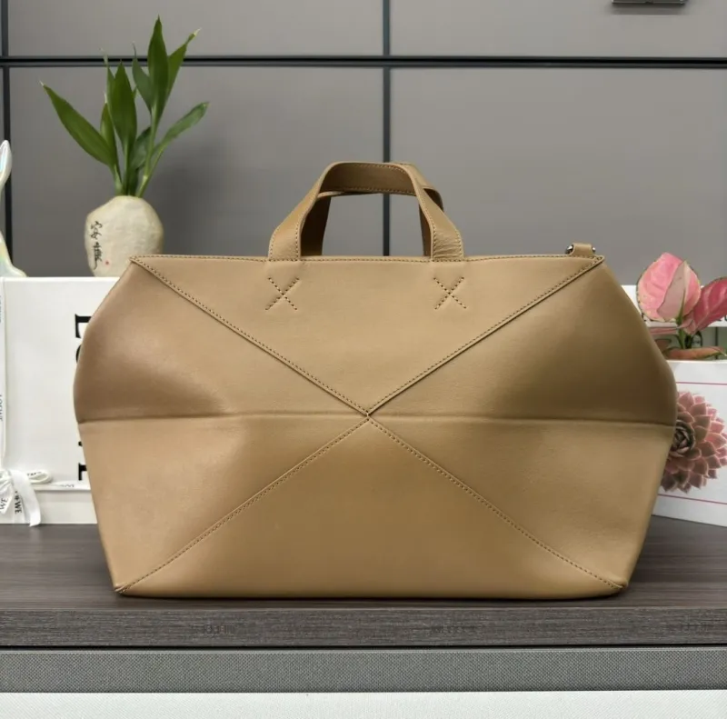 LOEWE Tan Leather Tote Bag - Image 3