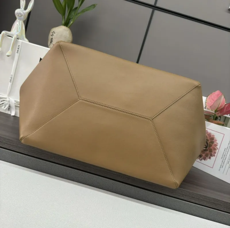LOEWE Tan Leather Tote Bag - Image 4