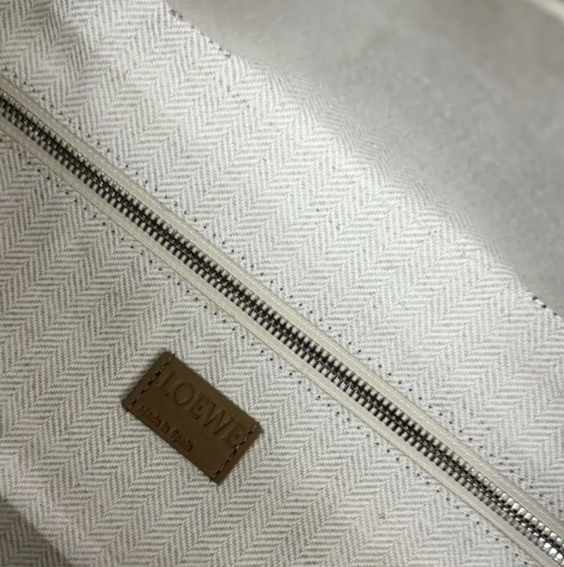 LOEWE Tan Leather Tote Bag - Image 9
