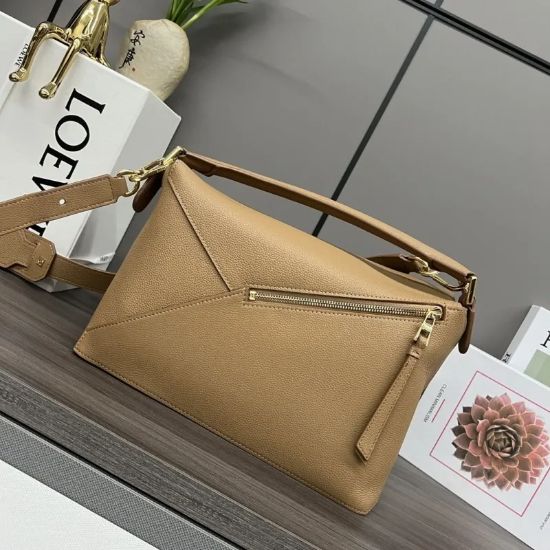 LOEWE Tan Leather Shoulder Bag Model 185 - Image 3