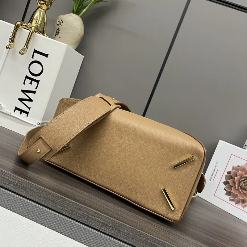 LOEWE Tan Leather Shoulder Bag Model 185 - Image 4