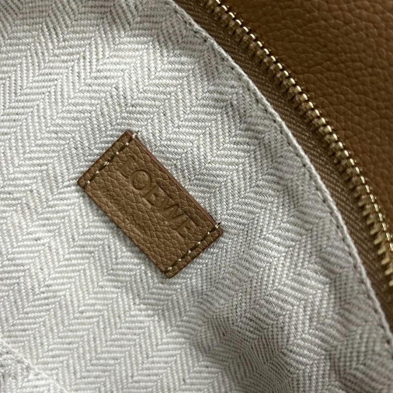 LOEWE Tan Leather Shoulder Bag Model 185 - Image 9