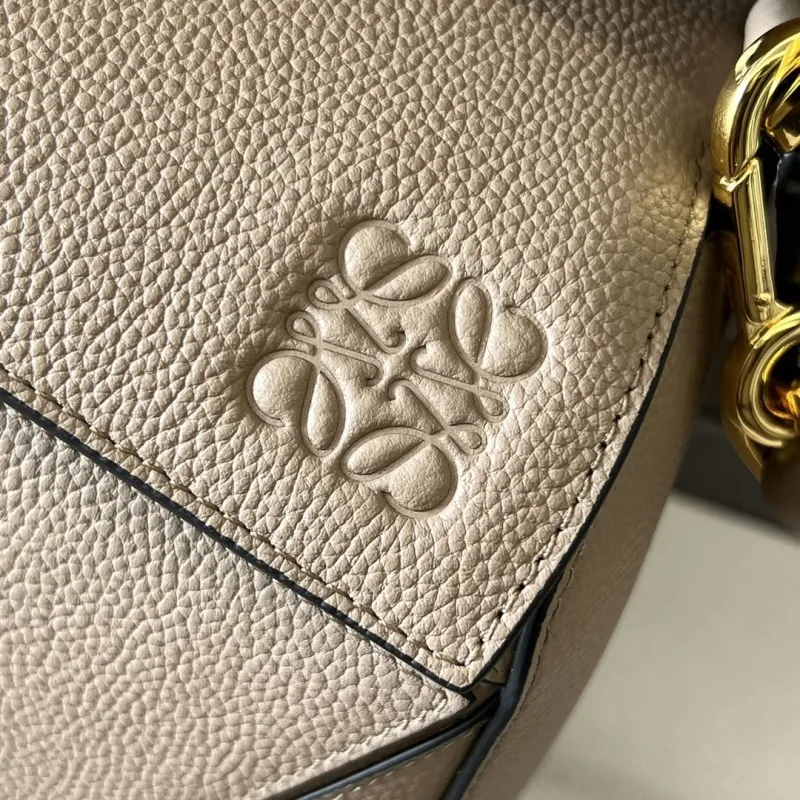 Loewe Beige Puzzle Leather Shoulder Bag - Image 4
