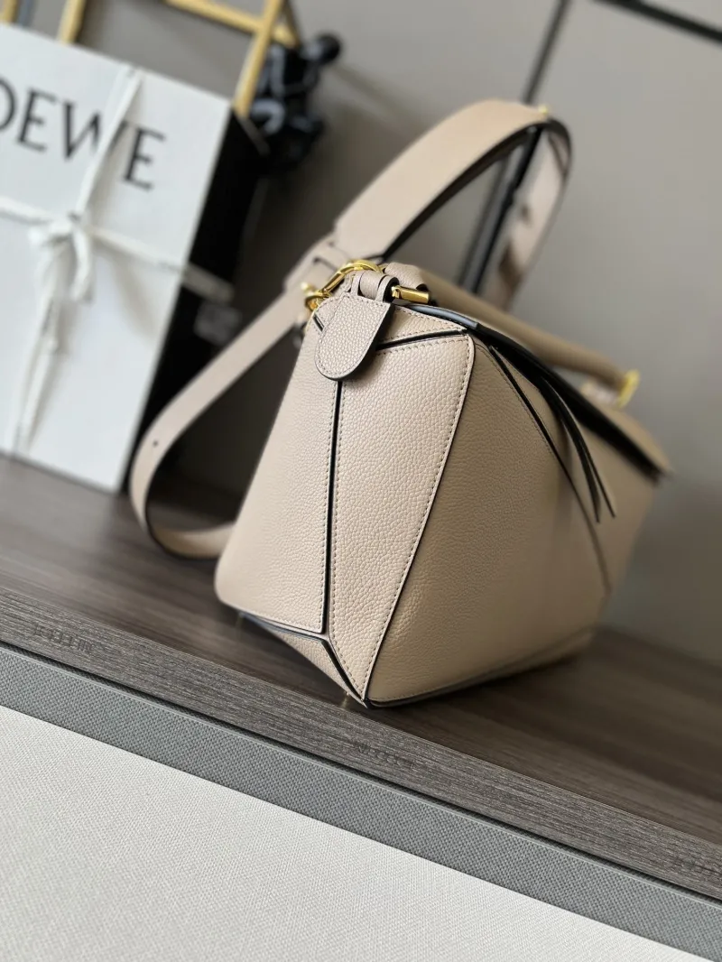 Loewe Beige Puzzle Leather Shoulder Bag - Image 5