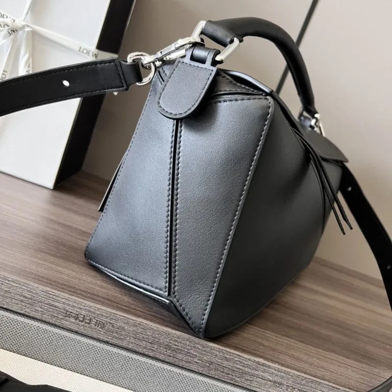 Alternative view of Loewe Black Leather Shoulder Handbag 192