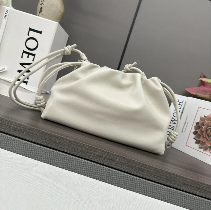 LOEWE Cream Leather Chain Bucket Bag - Image 4