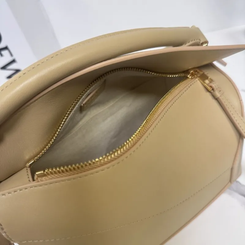 Loewe Beige Leather Handle Crossbody Bag 218 - Image 8