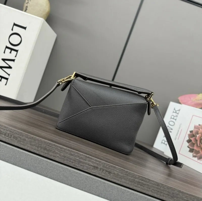 LOEWE Gray Leather Crossbody Handbag 223 - Image 3
