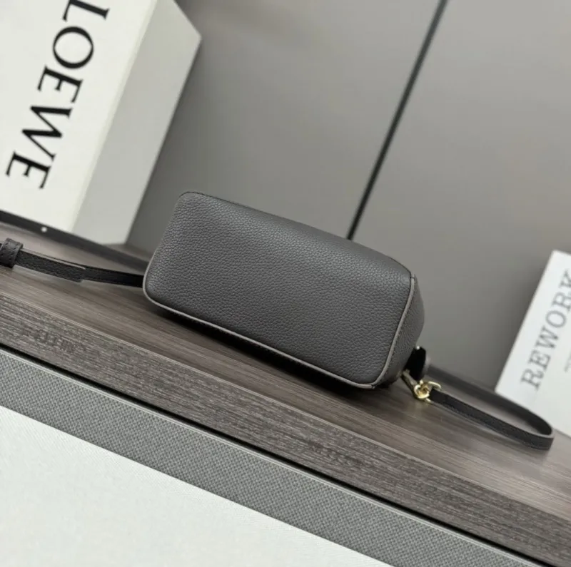 LOEWE Gray Leather Crossbody Handbag 223 - Image 4