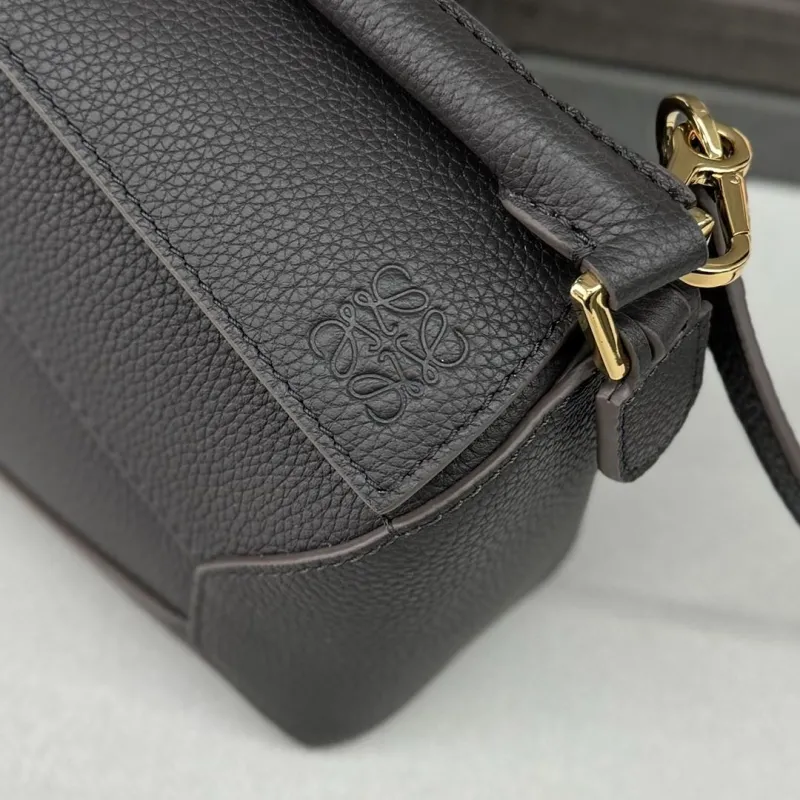 LOEWE Gray Leather Crossbody Handbag 223 - Image 5