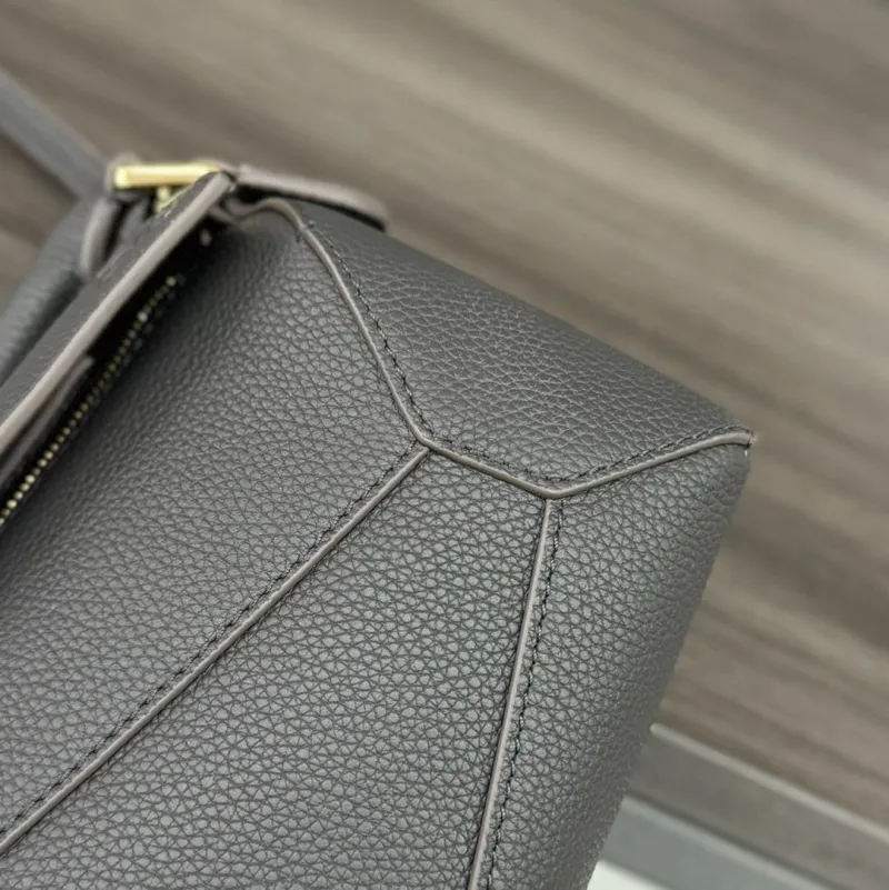 LOEWE Gray Leather Crossbody Handbag 223 - Image 6