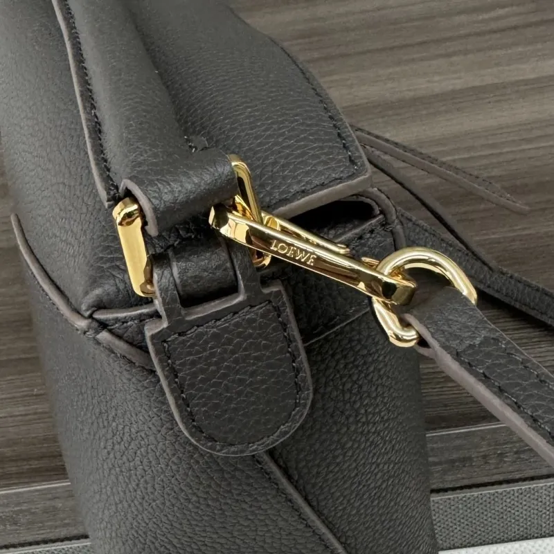 LOEWE Gray Leather Crossbody Handbag 223 - Image 7
