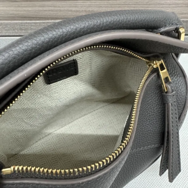 LOEWE Gray Leather Crossbody Handbag 223 - Image 8