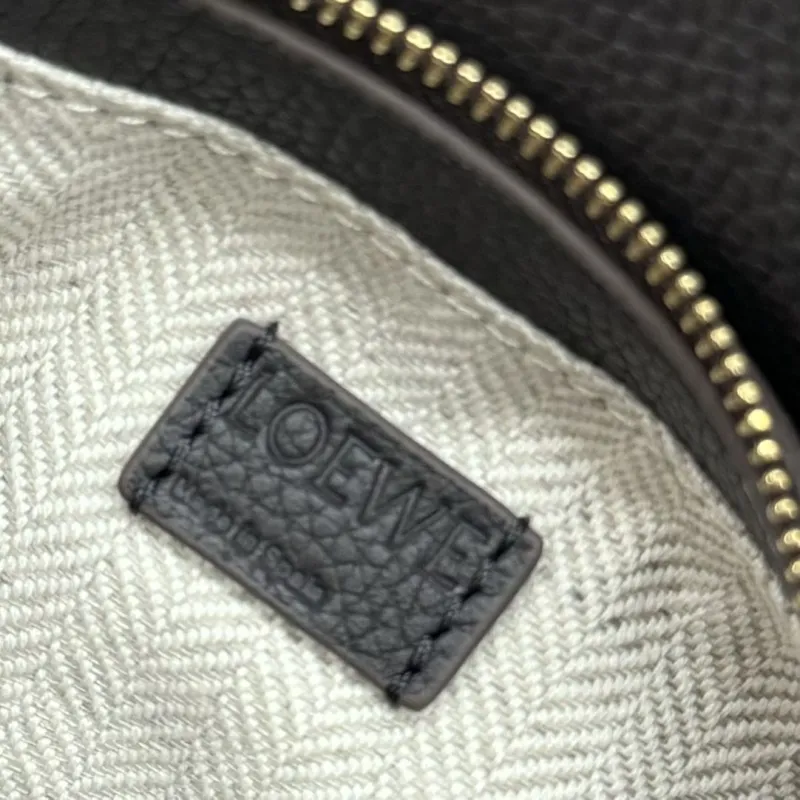 LOEWE Gray Leather Crossbody Handbag 223 - Image 9