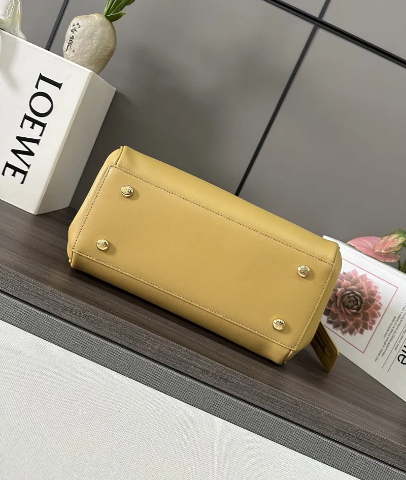 LOEWE Yellow Leather Handbag Model 226 - Image 4