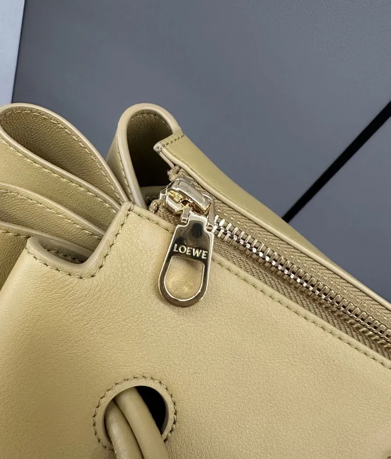 LOEWE Yellow Leather Handbag Model 226 - Image 7