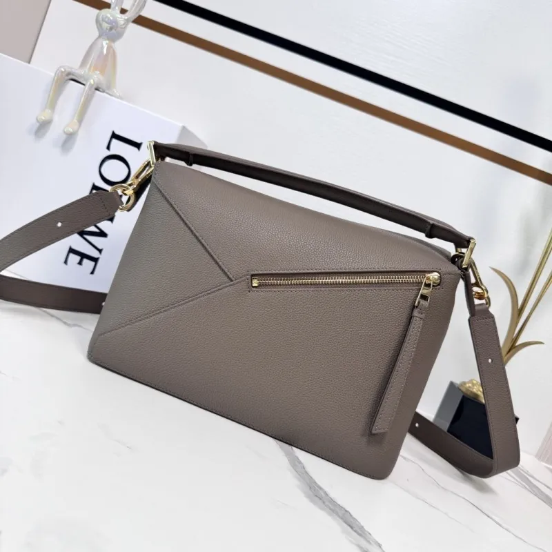 Loewe Taupe Leather Shoulder Handbag - Image 3