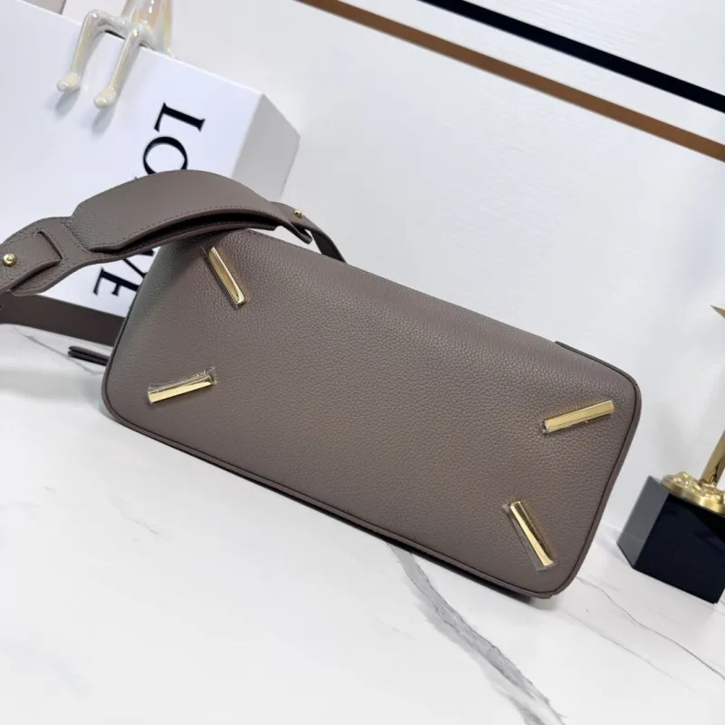 Loewe Taupe Leather Shoulder Handbag - Image 4