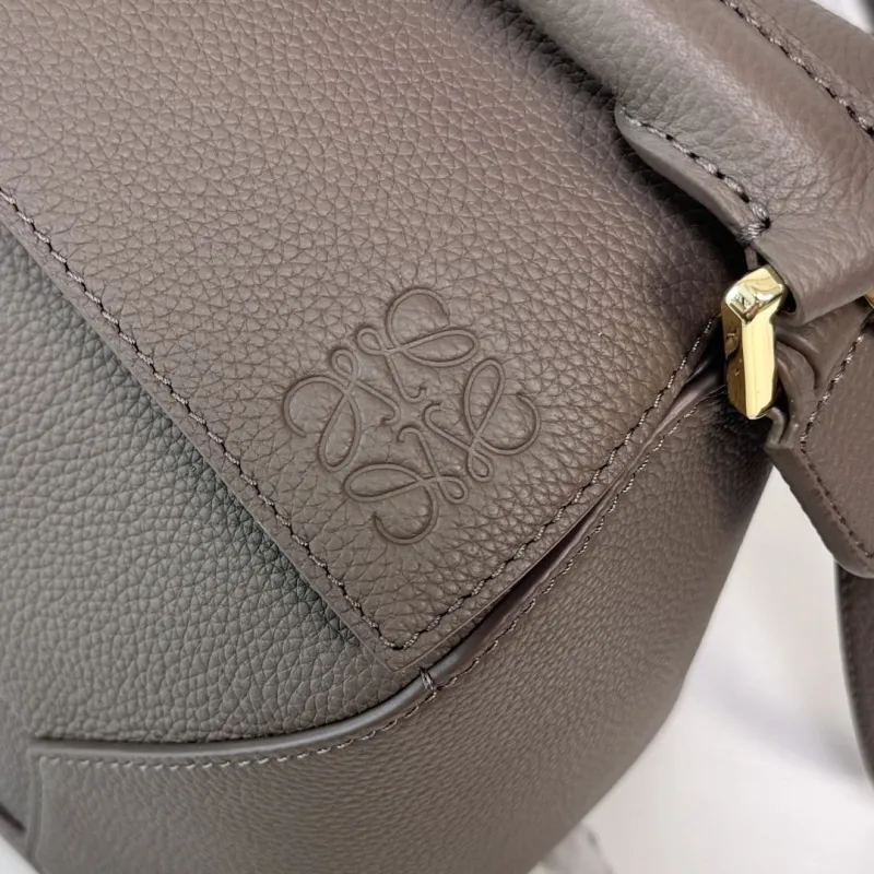 Loewe Taupe Leather Shoulder Handbag - Image 5
