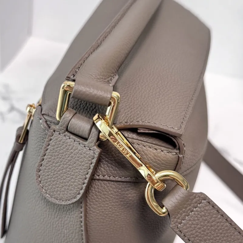 Loewe Taupe Leather Shoulder Handbag - Image 6