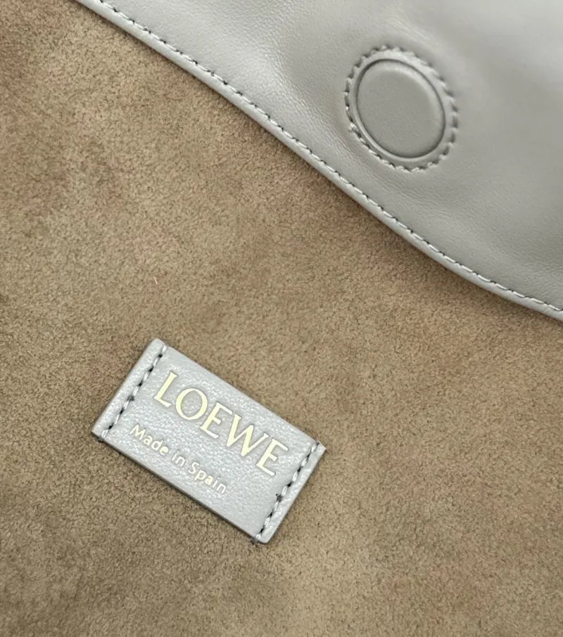 LOEWE Light Gray Drawstring Chain Bucket Bag - Image 9