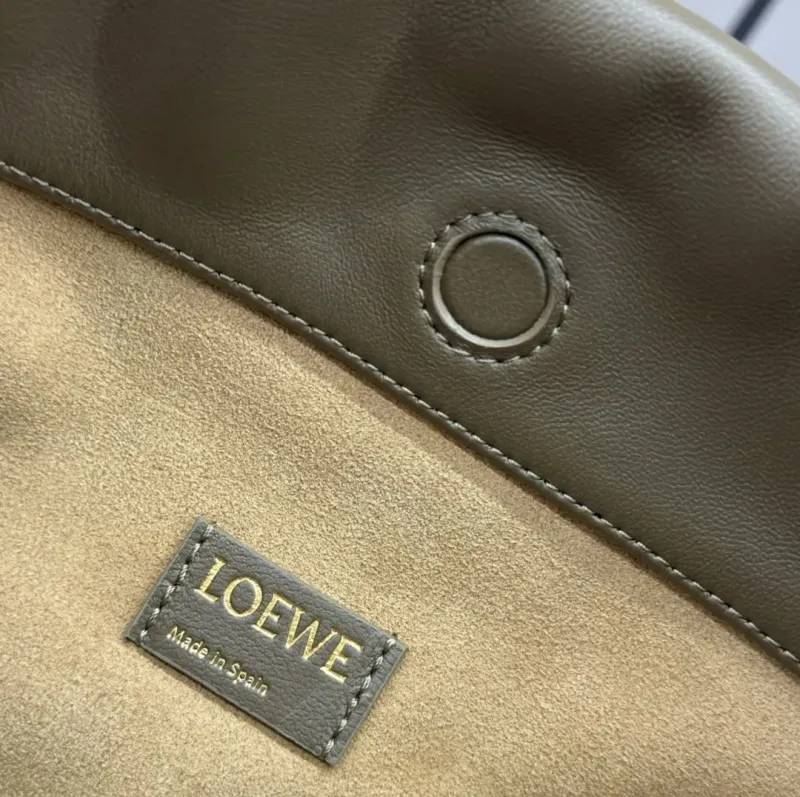 LOEWE Olive Leather Drawstring Shoulder Bag - Image 9