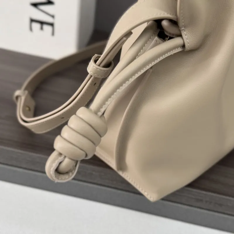 Loewe Beige Leather Crossbody Bag - Image 6
