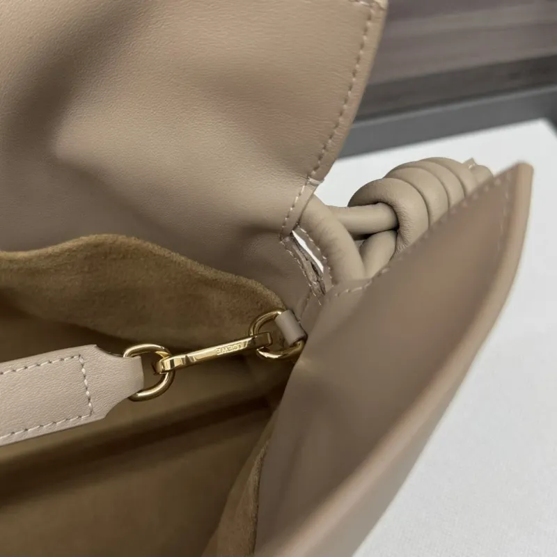 Loewe Beige Leather Crossbody Bag - Image 7