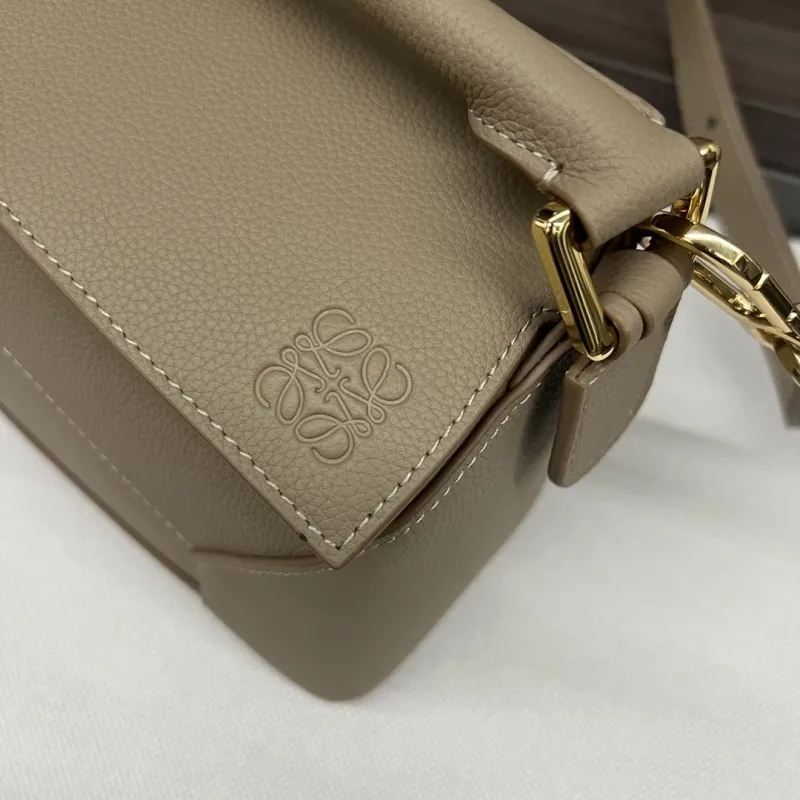 Loewe Beige Leather Handbag 270 - Image 5