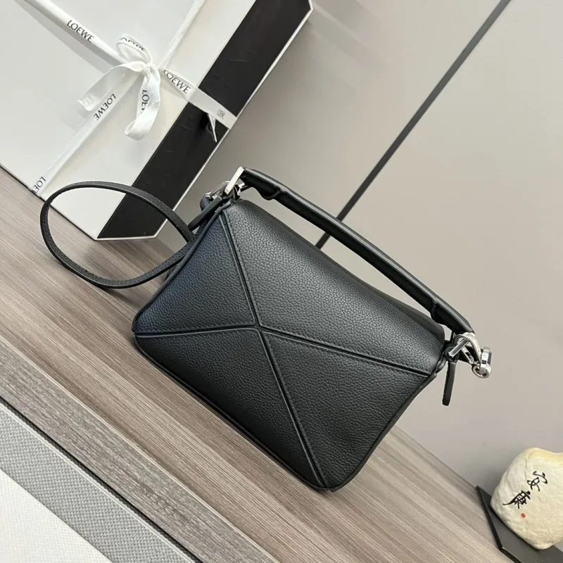 LOEWE Black Leather Crossbody Handbag 271 - Image 3
