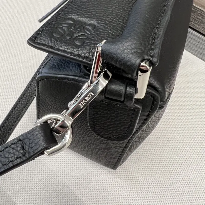 LOEWE Black Leather Crossbody Handbag 271 - Image 6