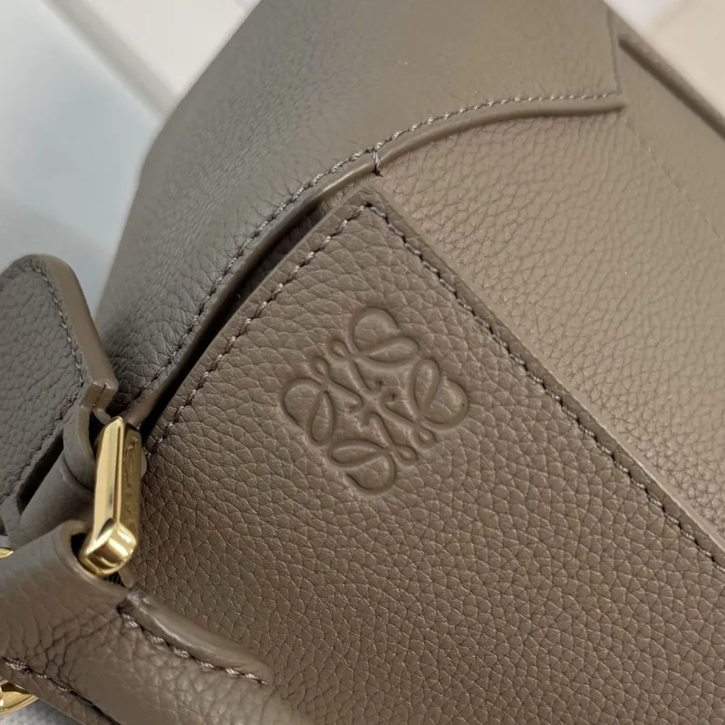 Loewe Taupe Leather Shoulder Handbag - Image 5