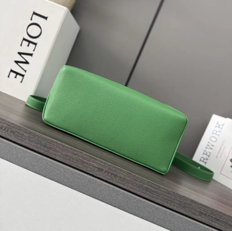 Loewe Green Leather Crossbody Handbag - Image 4