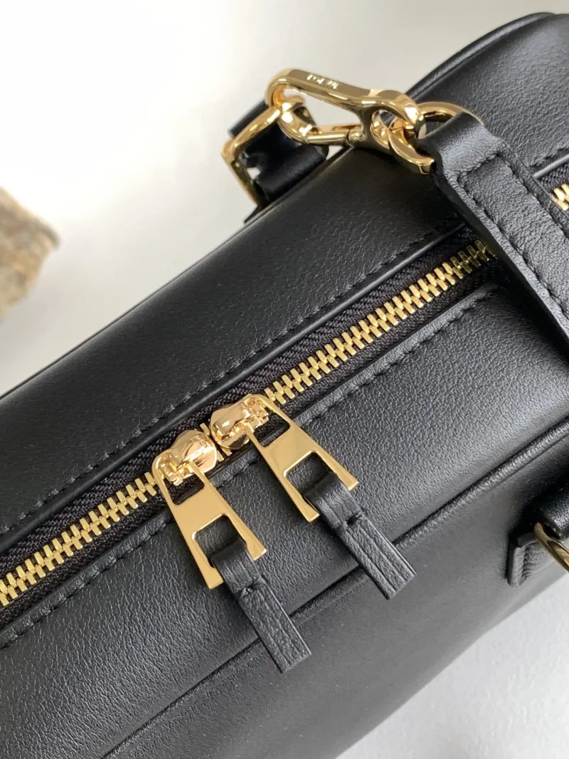 Loewe Black Leather Handbag 281 - Image 6